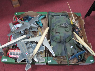 Lot 1451 - Toys and models to include a large Bandit tank,...