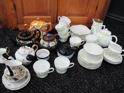 Lot 1030 - Colclough dinner service comprising of teapot,...
