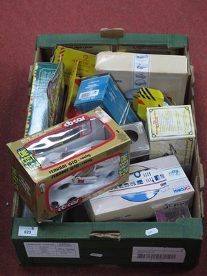 Lot 523 - A quantity of diecast and plastic model...