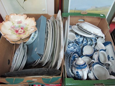 Lot 1005 - Blue and White 'Willow Pattern' Dinnerware...