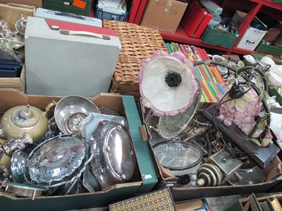 Lot 1103 - A collection of metalware to include plated...