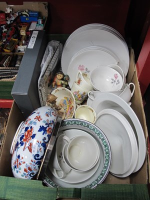 Lot 1024 - Royal Doulton Part Dinner Service, comprising...