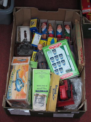 Lot 366 - An assorted collection of Diecast Model...