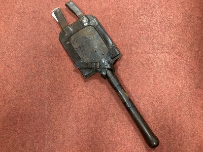 Lot 734 - WW1 German entrenching tool with manufacturer...
