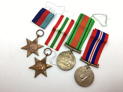 Lot 822 - WW2 British medals comprising 1939-1945 Star,...