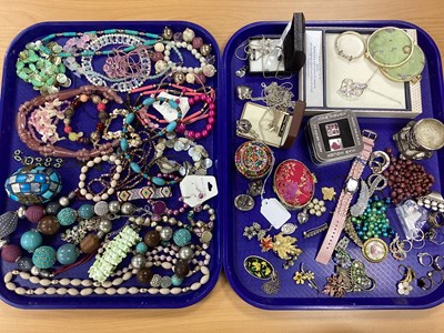 Lot 33 - A Mixed Lot of Assorted Costume Jewellery,...