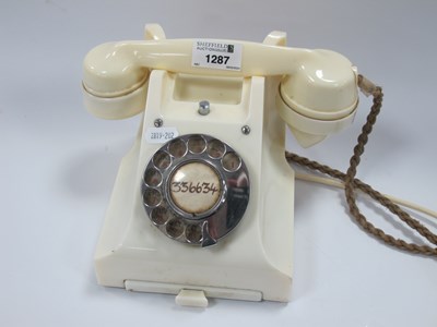 Lot 1287 - Vintage Ivory Bakelite telephone