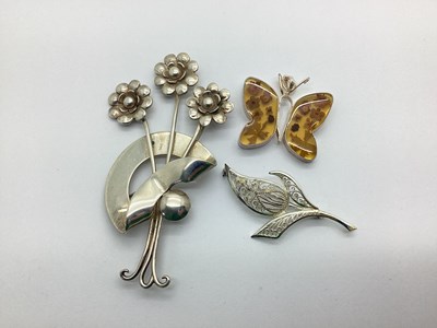 Lot 160 - A Large Designer Style Floral Spray Brooch, of...