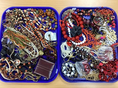 Lot 59 - A Quantity of Assorted Costume Jewellery, to...