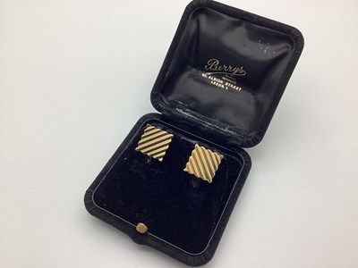 Lot 141 - A Pair of 9ct Gold Gent's Cufflinks, of...