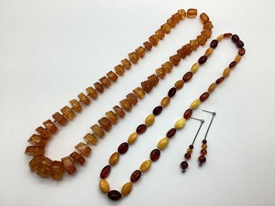 Lot 151 - Modern Amber Coloured Graduated Bead Necklace,...