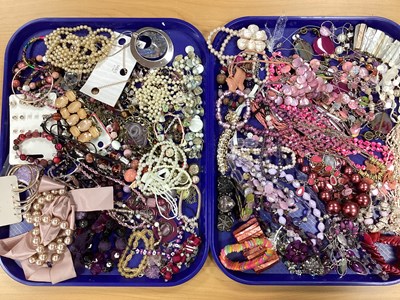 Lot 64 - Assorted Costume Bead Necklaces, expanding...