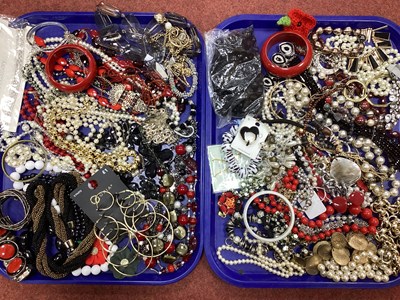 Lot 35 - A Collection of Assorted Costume Jewellery,...
