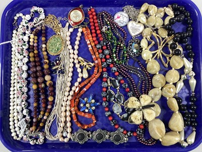 Lot 16 - Fresh Water Pearl Bead Necklaces, further bead...