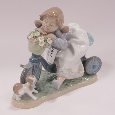 Lot 1197 - Lladro figure "In No Hurry" in original box.