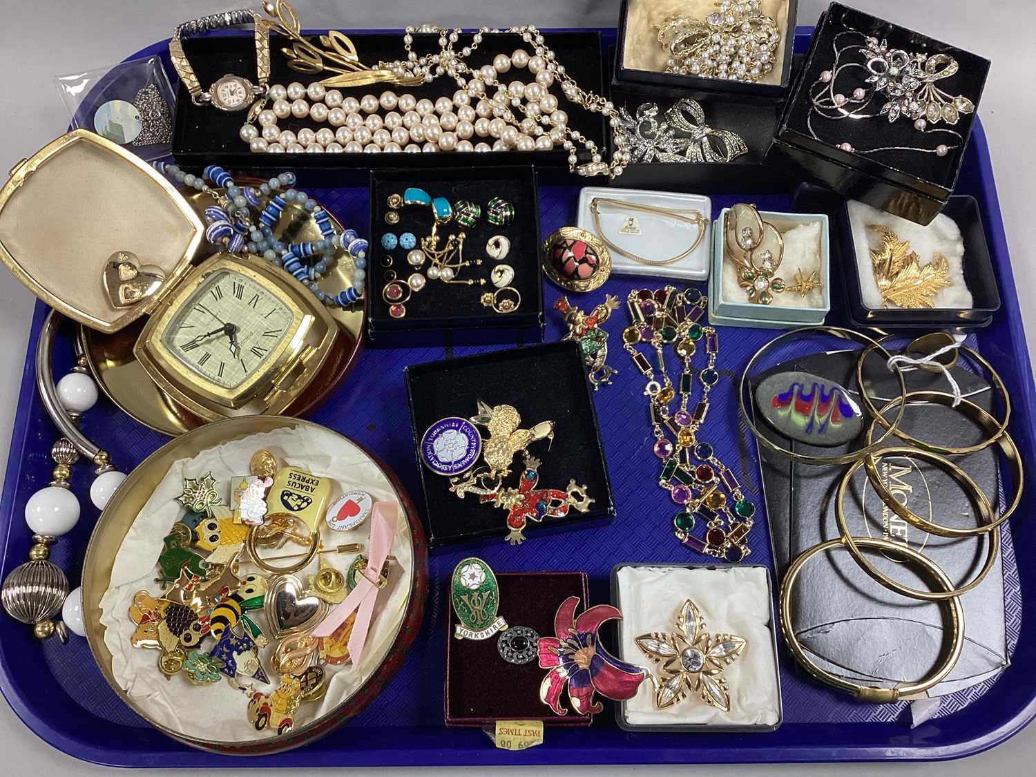 Lot 19 - A Collection of Assorted Costume Jewellery,...
