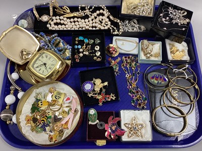Lot 19 - A Collection of Assorted Costume Jewellery,...