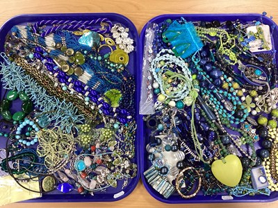 Lot 32 - A Mixed Lot of Assorted Costume Jewellery, in...