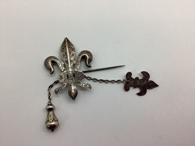 Lot 175 - A Victorian Hallmarked Silver Shawl Brooch,...