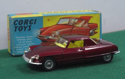 Lot 649 - Original Corgi No 259 "Le Dandy" Coupe, maroon,...