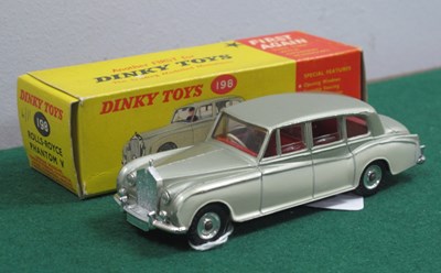 Lot 653 - Original Dinky 198 Rolls Royce Phantom V...