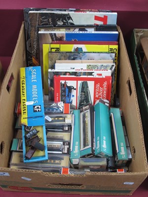 Lot 495 - Approximately Thirty items of 'N' Gauge...