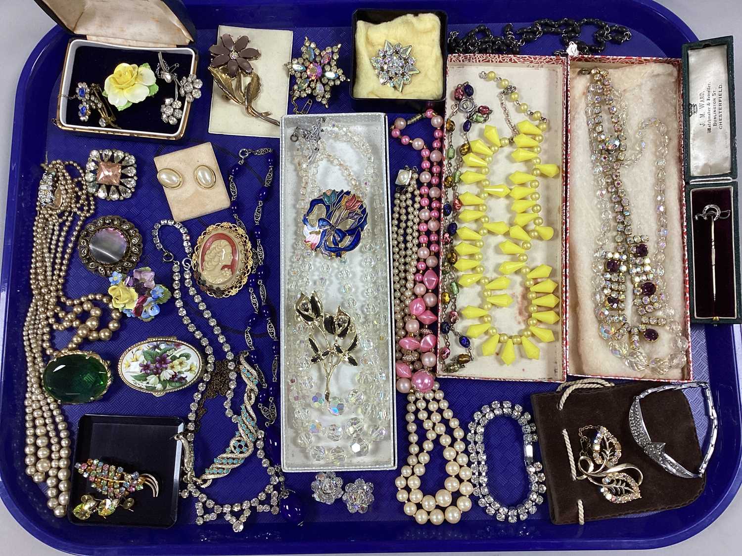 Lot 69 - A Collection of Assorted Costume Jewellery,...