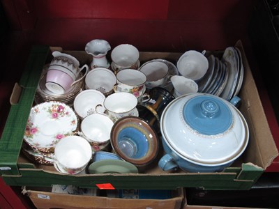 Lot 1021 - Denby stoneware to include pot, majolica and...