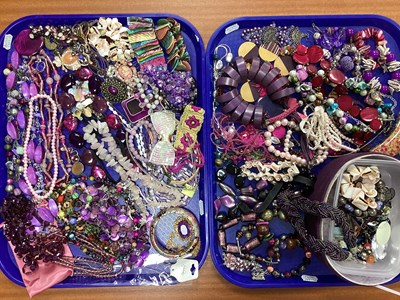 Lot 44 - A Large Assortment of Costume Jewellery, in...