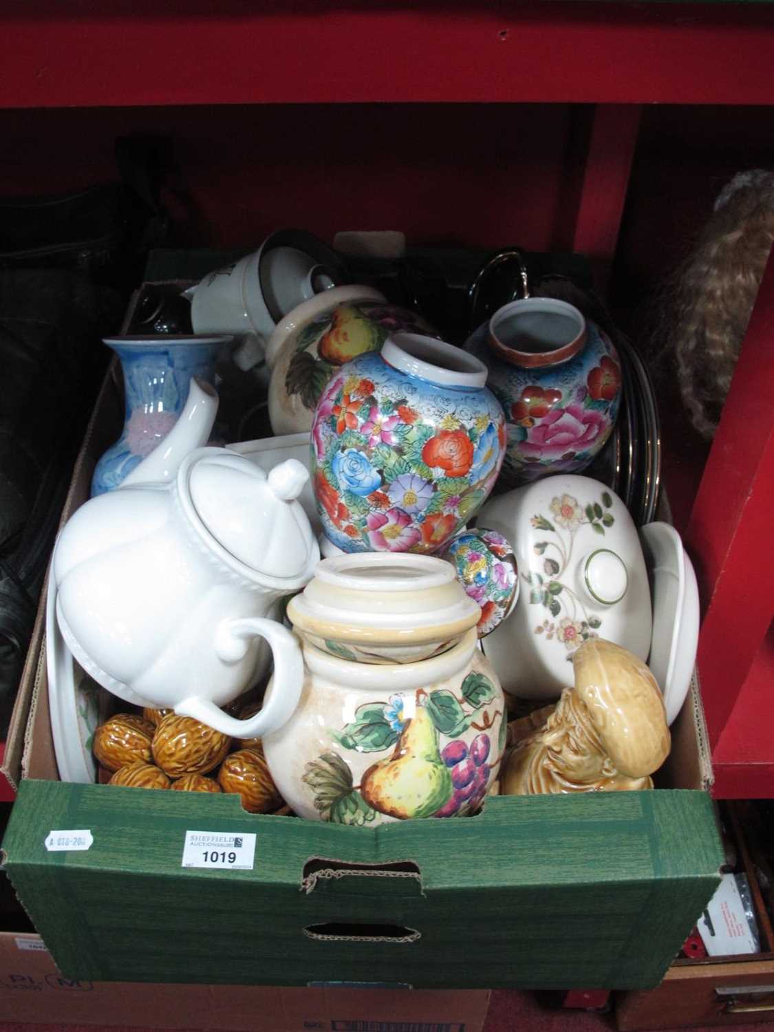 Lot 1019 - Sadler storage jars, cabinet plates etc :- One...