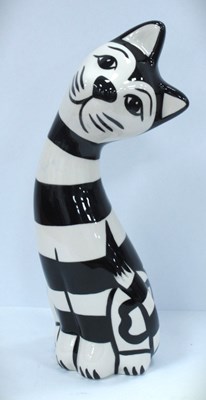 Lot 1266 - Lorna Bailey - Humbug the Cat, 17.5cm high.