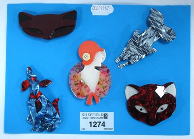 Lot 1274 - Five Modern Brooches.