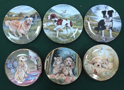 Lot 1182 - Royal Worcester China cabinet plates, an...