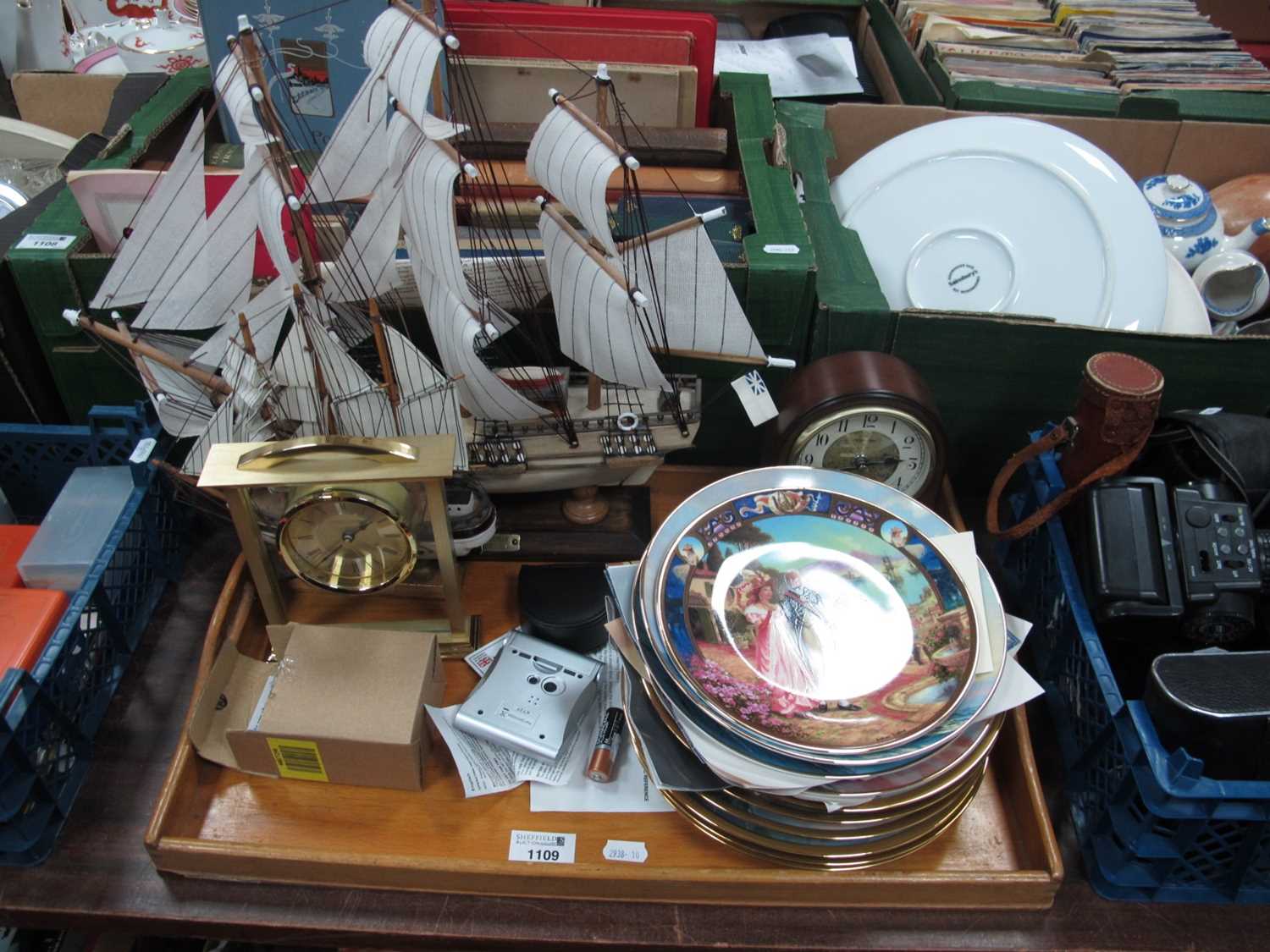 Lot 1109 - Model Ship 'Endeavor'; a smaller model of