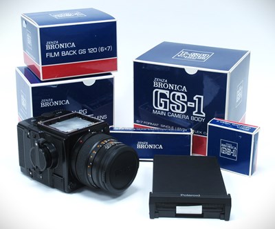 Lot 1299 - Bronica GS-1 camera 3129479, Seiko PG100mm...