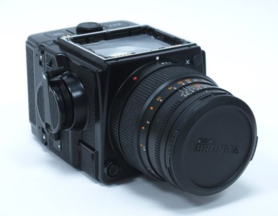 Lot 1299 - Bronica GS-1 camera 3129479, Seiko PG100mm...