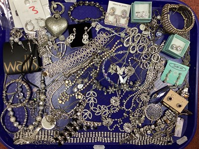 Lot 1 - A Collection of Diamanté Costume Jewelley to...