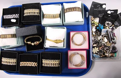 Lot 65 - A Collection of Modern Rings, including...