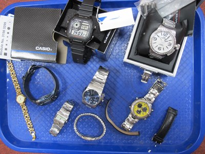 Lot 10 - Casio; A Modern 3299 Digital Gent's Wristwatch,...