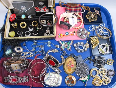Lot 36 - A Mixed Lot of Assorted Costume Jewellery,...