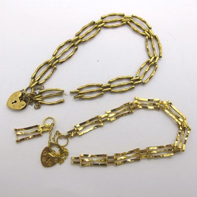 Lot 171 - Scrap Gold - A 9ct Gold Gate Link Style...