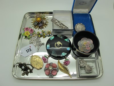 Lot 173 - Assorted Costume Jewellery, including Rolled...