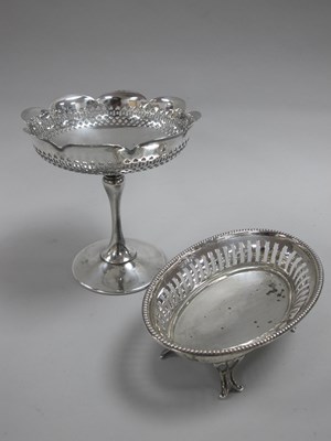 Lot 117 - A Hallmarked Silver Dish, Walker & Hall,...