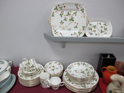 Lot 1186 - Wedgwood Bone China 'Wild Strawberry' Part...