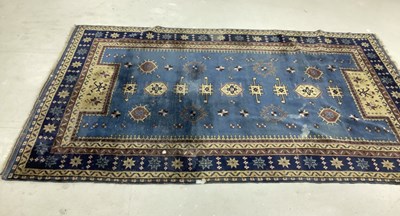 Lot 1488 - XX Century Wool Carpet, border with a blue...