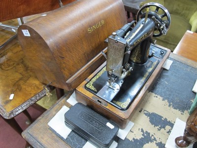 Lot 1514 - Singer Sewing Machine.