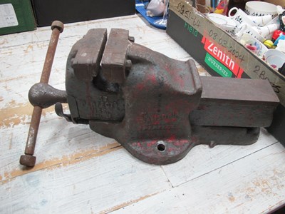 Lot 1105 - Samsonia Perfect Vise Model J, No 37.