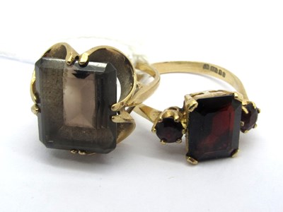 Lot 158 - A 9ct Gold Smoky Quartz Dress Ring,...