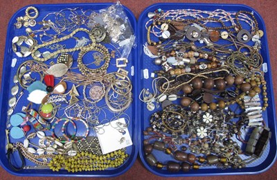 Lot 75 - A Collection of Modern Costume Jewellery,...