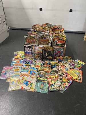 Lot 359 - Approximately One Thousand American Comics....